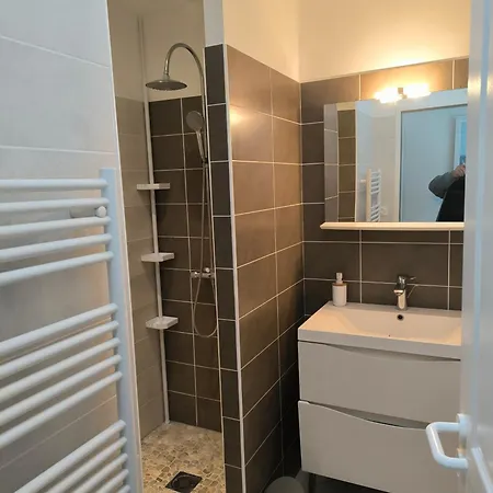 Maison Indépendante En Plein Cœur De